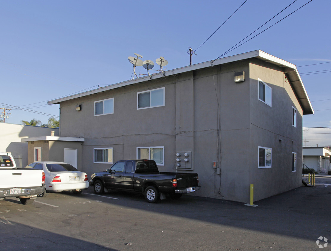 Building Photo - E. Bay Apartments