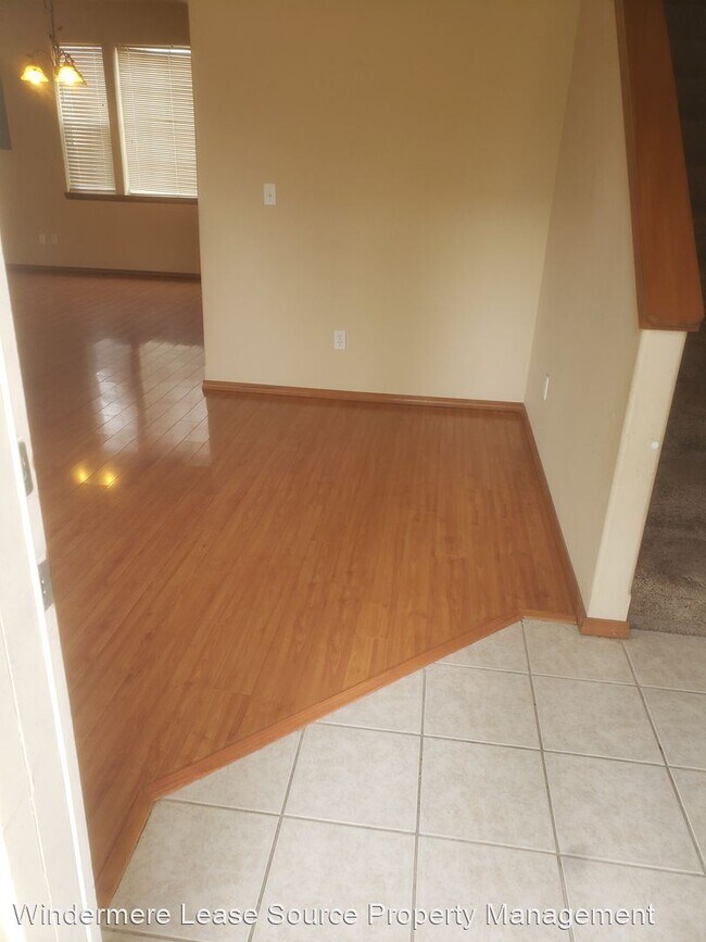 Foto del edificio - 3 br, 2 bath House - 513 S Garfield Duplex