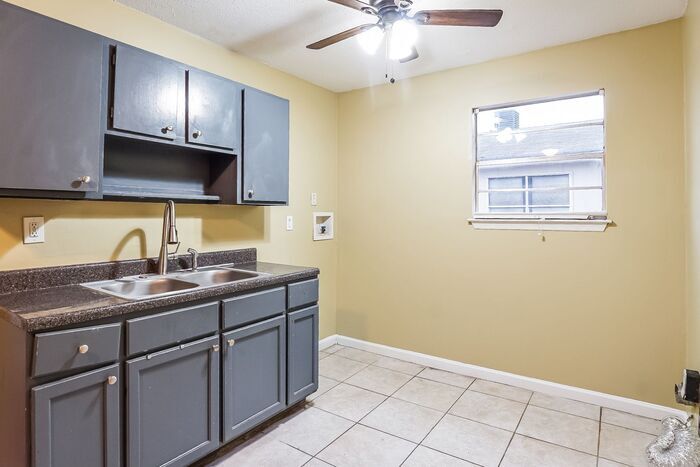 Foto principal - 1112 4th Ave W