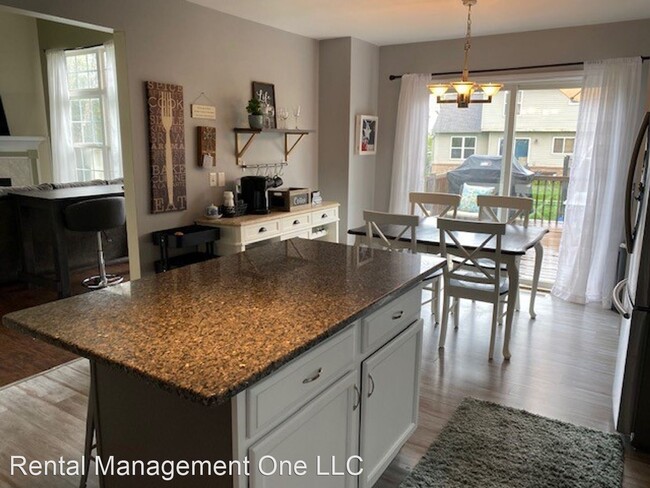 Building Photo - 3 br, 3.5 bath House - 7389 Red Bird Drive
