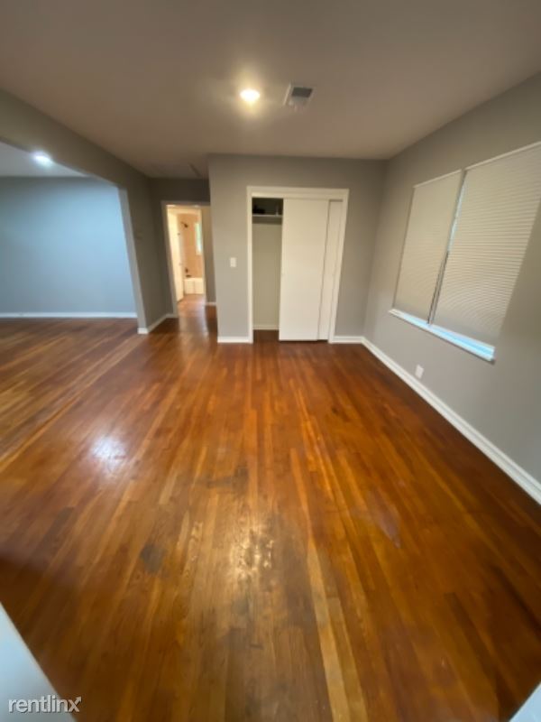 Building Photo - 3 br, 2.5 bath House - 200 South Street