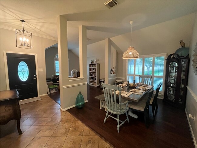 Building Photo - 15522 Valley Plum Ct