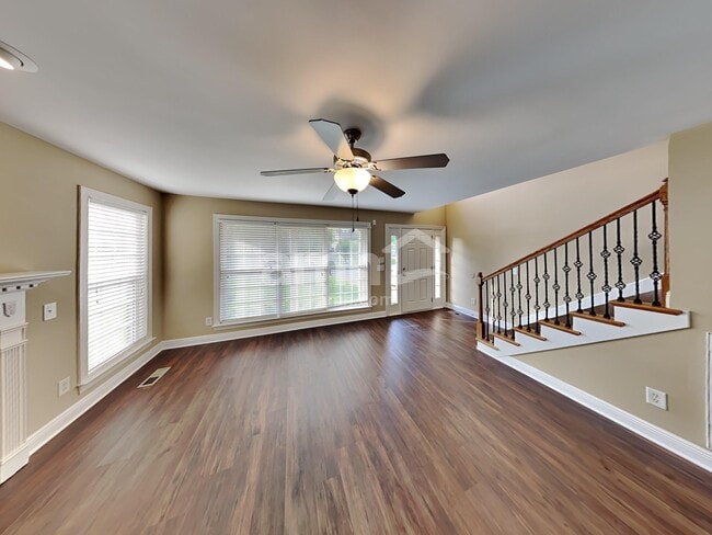 Building Photo - 3012 Clyde Cir