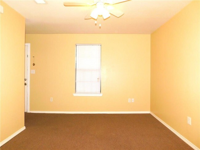 Foto del edificio - 1029 E Hickory St