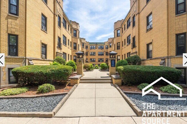 Foto del edificio - 2327 N Rockwell St