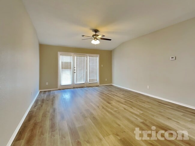 Building Photo - 116 Independence Tr