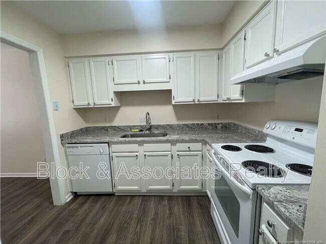 Building Photo - 2059 Trexler Ct