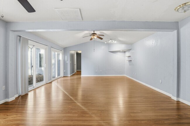 Foto del edificio - Remodeled 3 bedroom 2 bath home in NW Gainesville