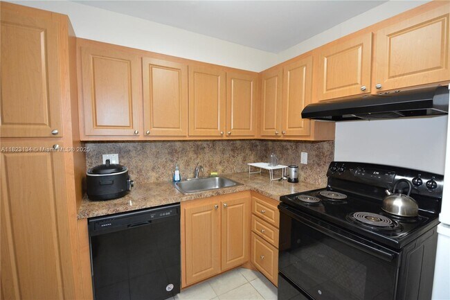 Foto del edificio - 6500 Cypress Rd