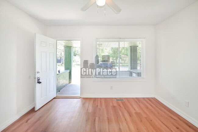 Foto del edificio - 1458 W Congress Ave
