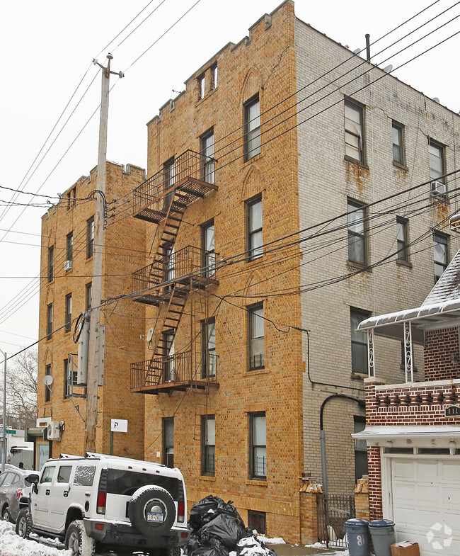 Building Photo - 801 72nd St