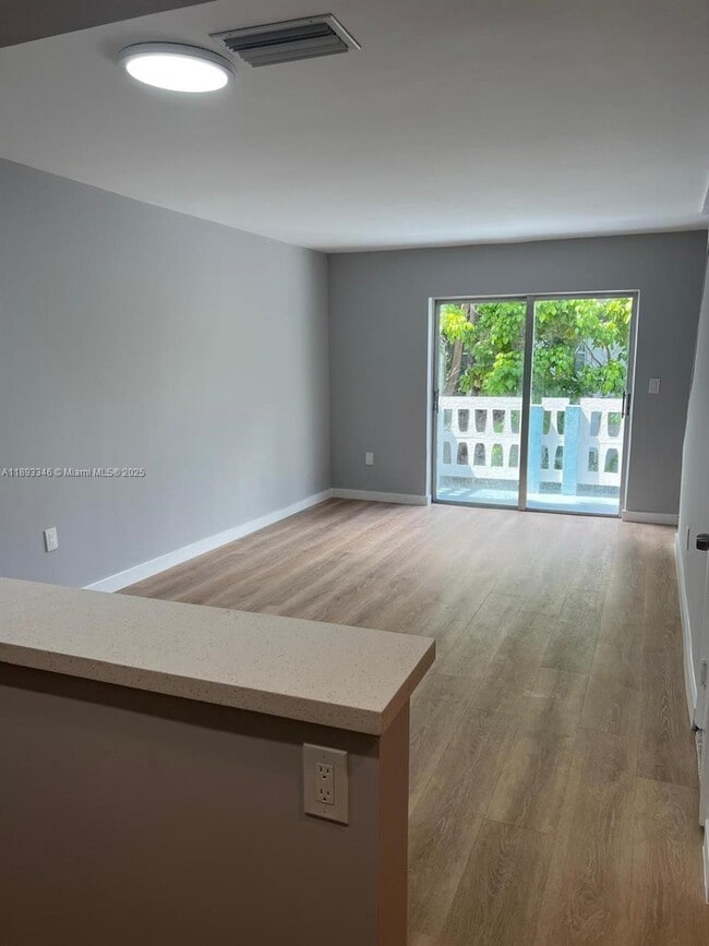 Foto del edificio - 7820 NE Bayshore Ct