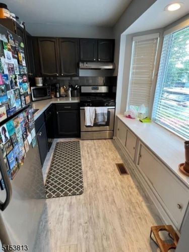 Foto del edificio - 351 Tebe Pl