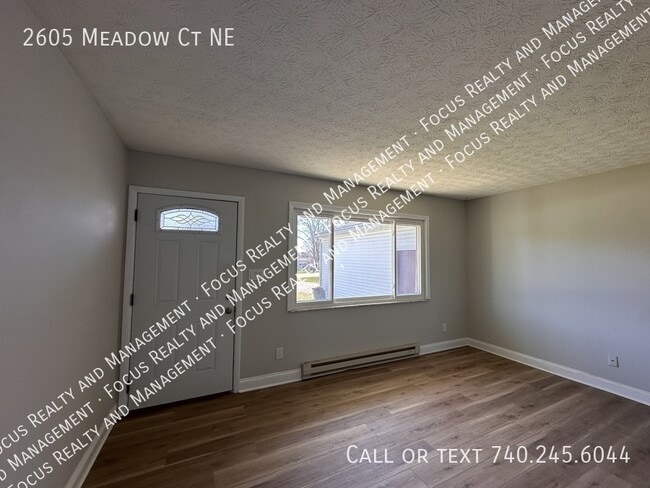 Building Photo - 2605 Meadow Ct NE