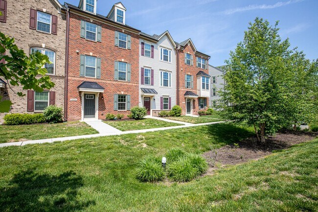 Building Photo - Amazing 4 BR/3.5 BA Townhome in Hanover!