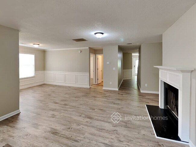 Building Photo - 135 Hidden Creek Dr