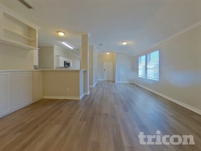 Foto del edificio - 143 Redbud Dr