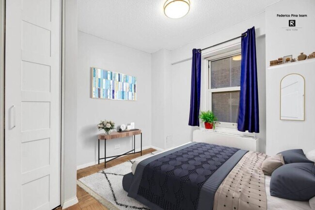 Building Photo - 159 W 53rd St