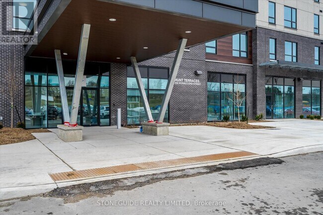 Building Photo - 220-555 BONACCORD St