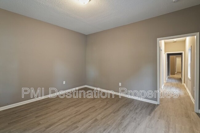 Building Photo - 614 Osage St