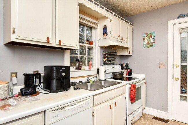 Foto del edificio - Charming 2 Bed, 1 Bath Rental Home in Nort...