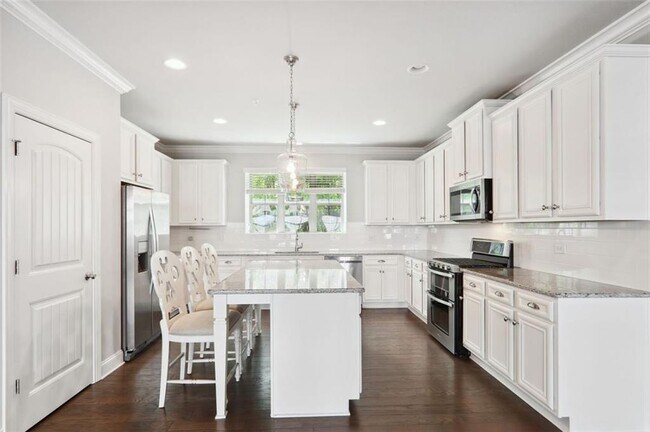 Building Photo - 549 Henry Dr SW