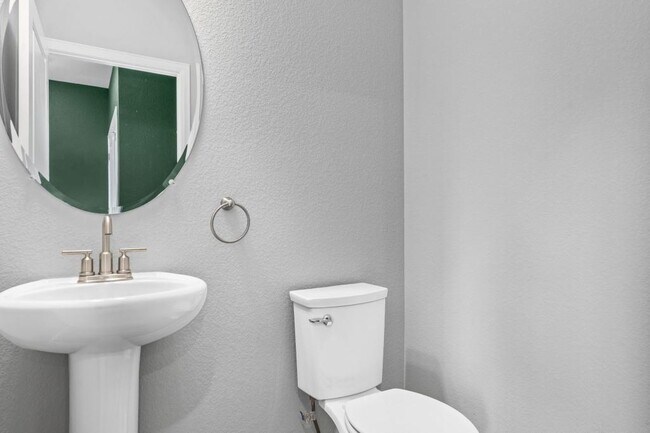 Foto del edificio - 1009 Birdwhistle Ln