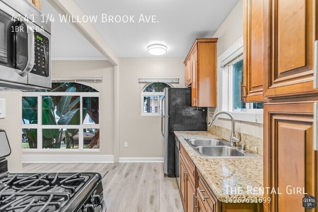 Building Photo - 4441 1/4 Willow Brook Ave.-