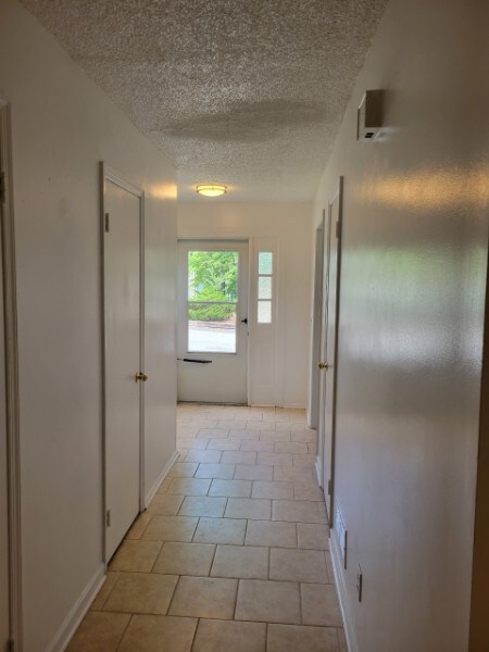 Foto del edificio - 303 E Montcastle Dr