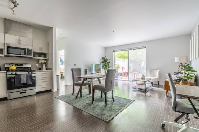 Building Photo - 1717 22nd Ave