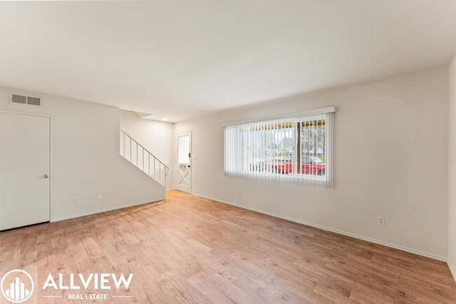 Foto del edificio - 16731 Bartlett Ln