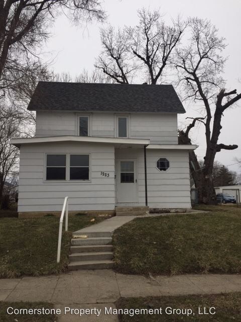 Foto principal - 4 br, 1.5 bath House - 1223 South 22nd Street