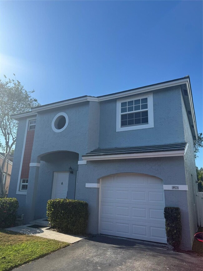 Foto del edificio - 9929 NW 9th Ct