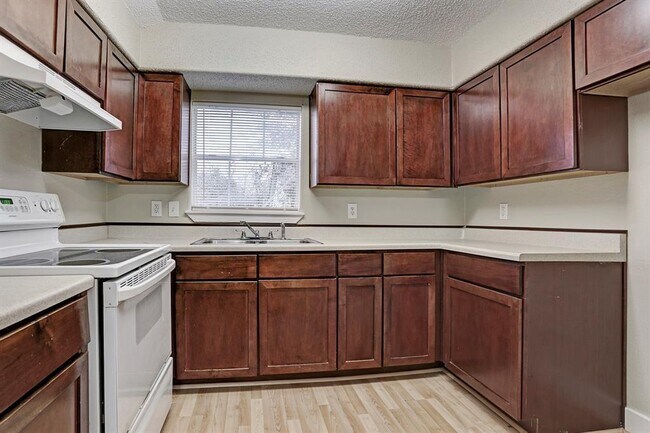 Building Photo - 5304 Cochran St