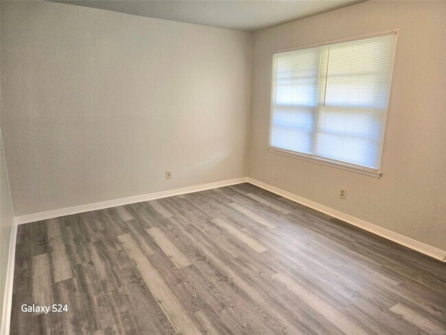 Foto del edificio - 4383 Amherst Dr