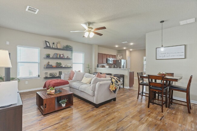 Building Photo - 158 Javelina Hl