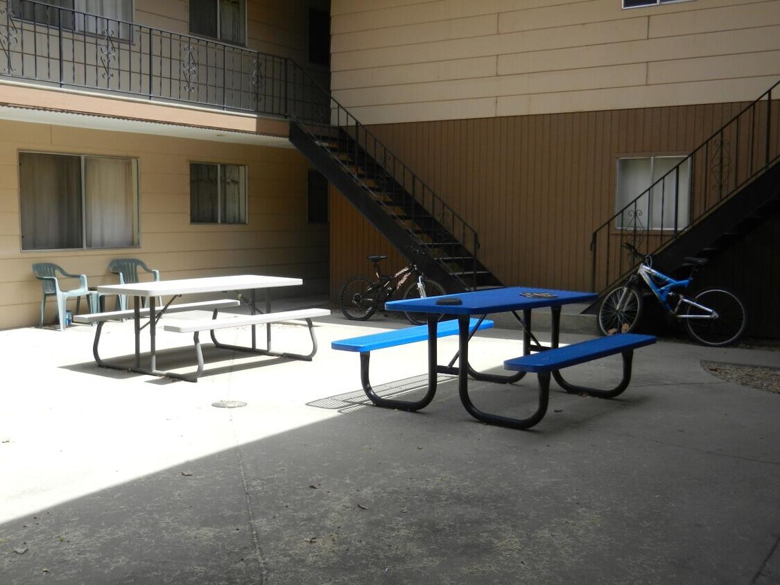 Foto principal - 406 N 23rd St
