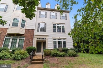 Building Photo - 7420 Brunson Cir
