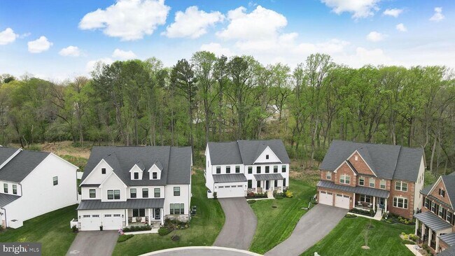 Foto del edificio - 7679 Cross Creek Dr