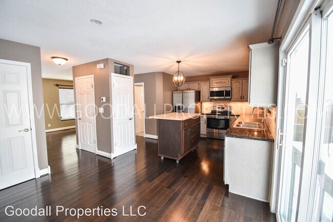 Foto del edificio - 4 br, 2.5 bath House - 570 SE Carefree Ln