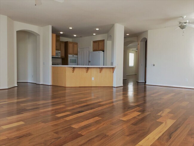 Foto del edificio - Available Now! 3 Bedroom 2 Bath Spacious H...