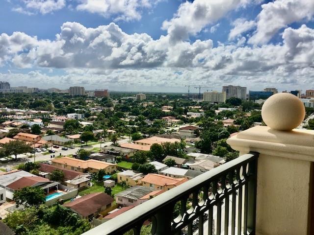 Foto del edificio - 3232 SW 22nd St