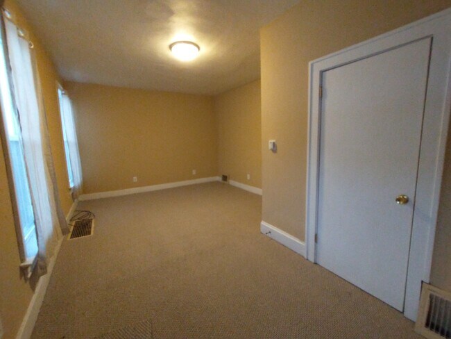 Foto del edificio - 348 8th Ave SW