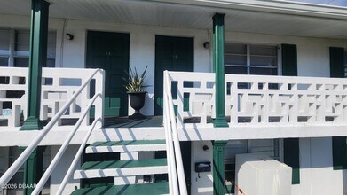 Building Photo - 1750 S Palmetto Ave