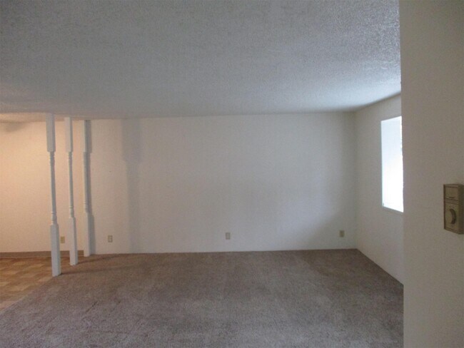 Foto del edificio - 4279 River Rd