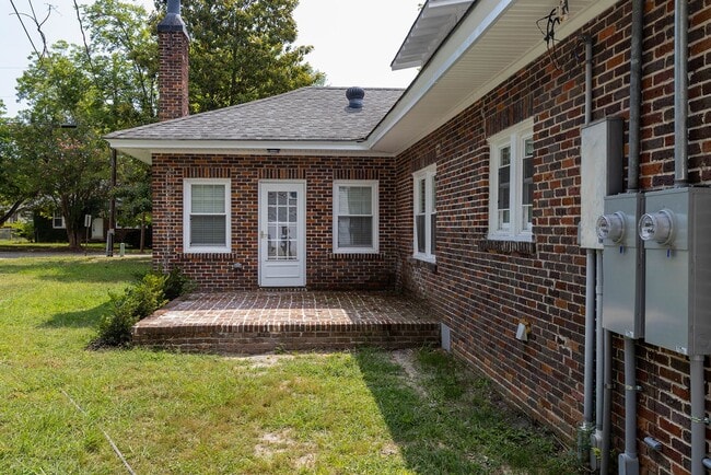 Foto del edificio - 20 Marion Ave