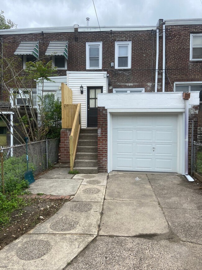 Foto del edificio - 1027 Edgemore Rd