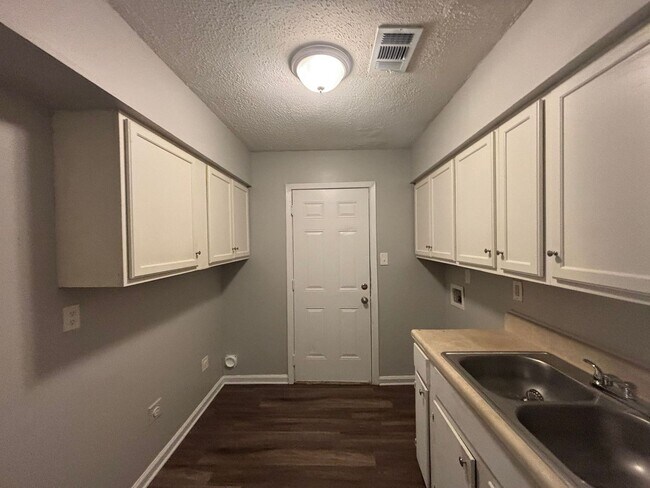 Foto del edificio - 1425 Todds Creek Cove