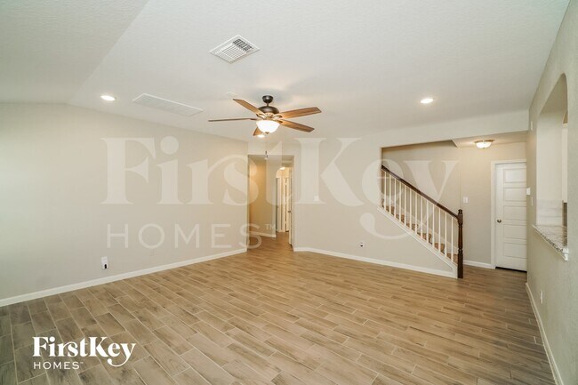 Building Photo - 2267 Hawk Dr