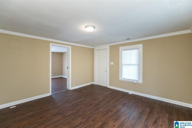Building Photo - 846 Lower Coalburg Rd